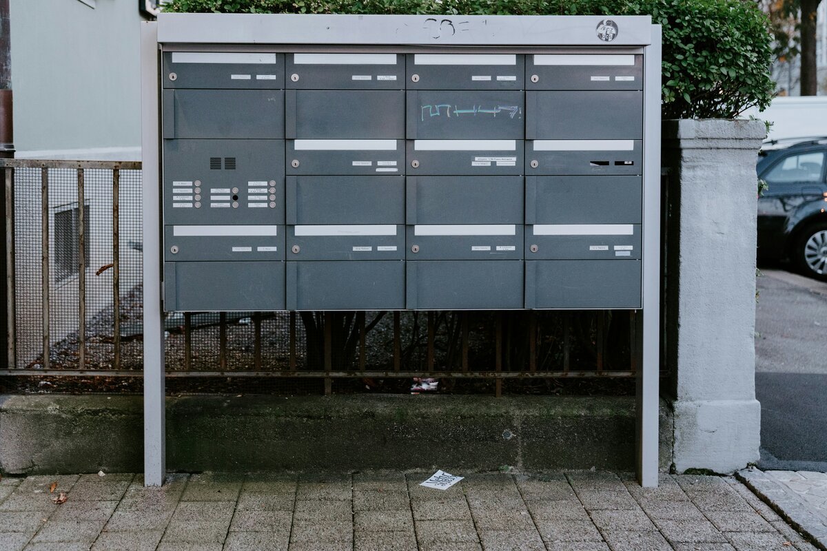 Sleek home battery storage unit for solar energy management
Caption: Home batteries store solar energy for use during peak hours or outages