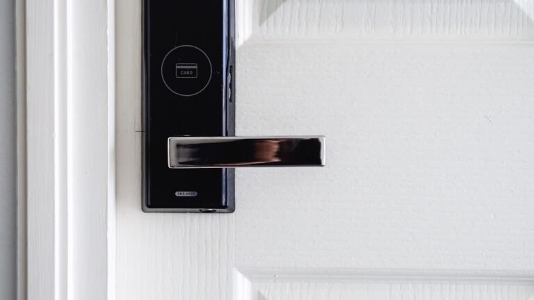 Keyless Entry Explained: Smart Access for Modern Homes