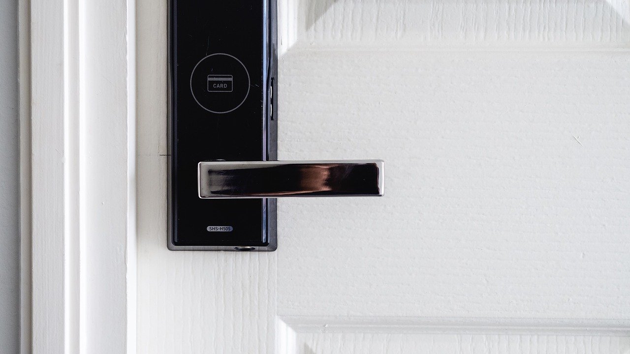 Keyless Entry Explained: Smart Access for Modern Homes